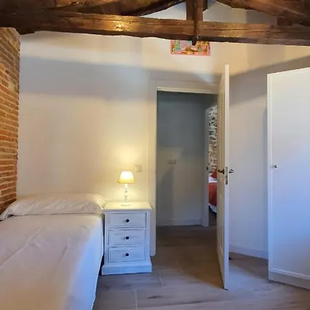 Casas Del Castillo, 3