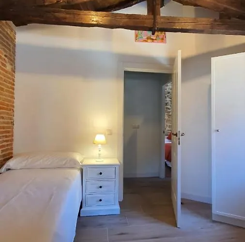 Casas Del Castillo, 3